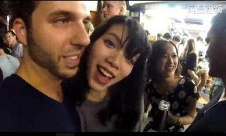 亚洲视频亲吻,甜蜜亲吻瞬间，捕捉东方浪漫瞬间